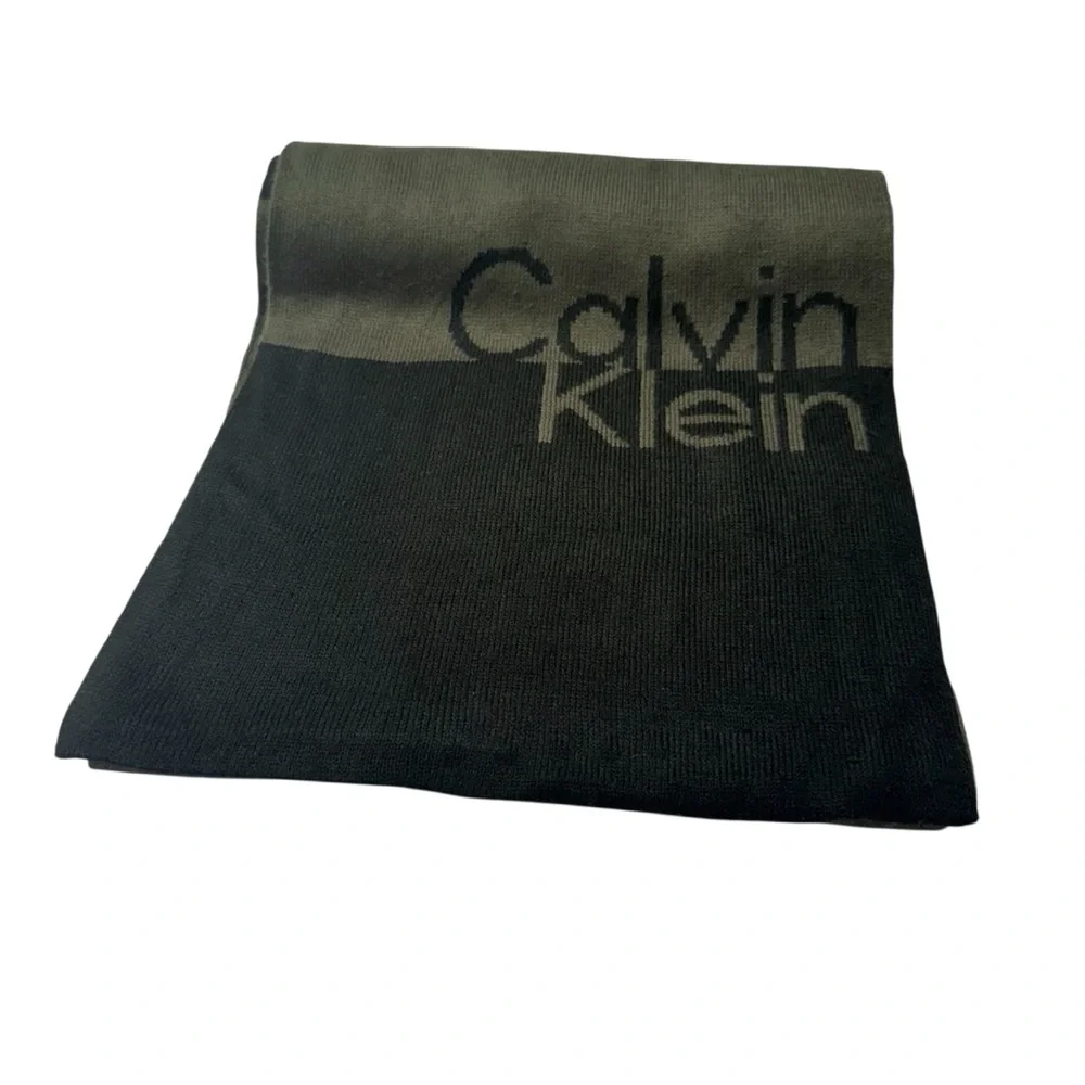 Calvin Klein Reversible Knit Logo Scarf Brand Name in Bold Letters Green & Black